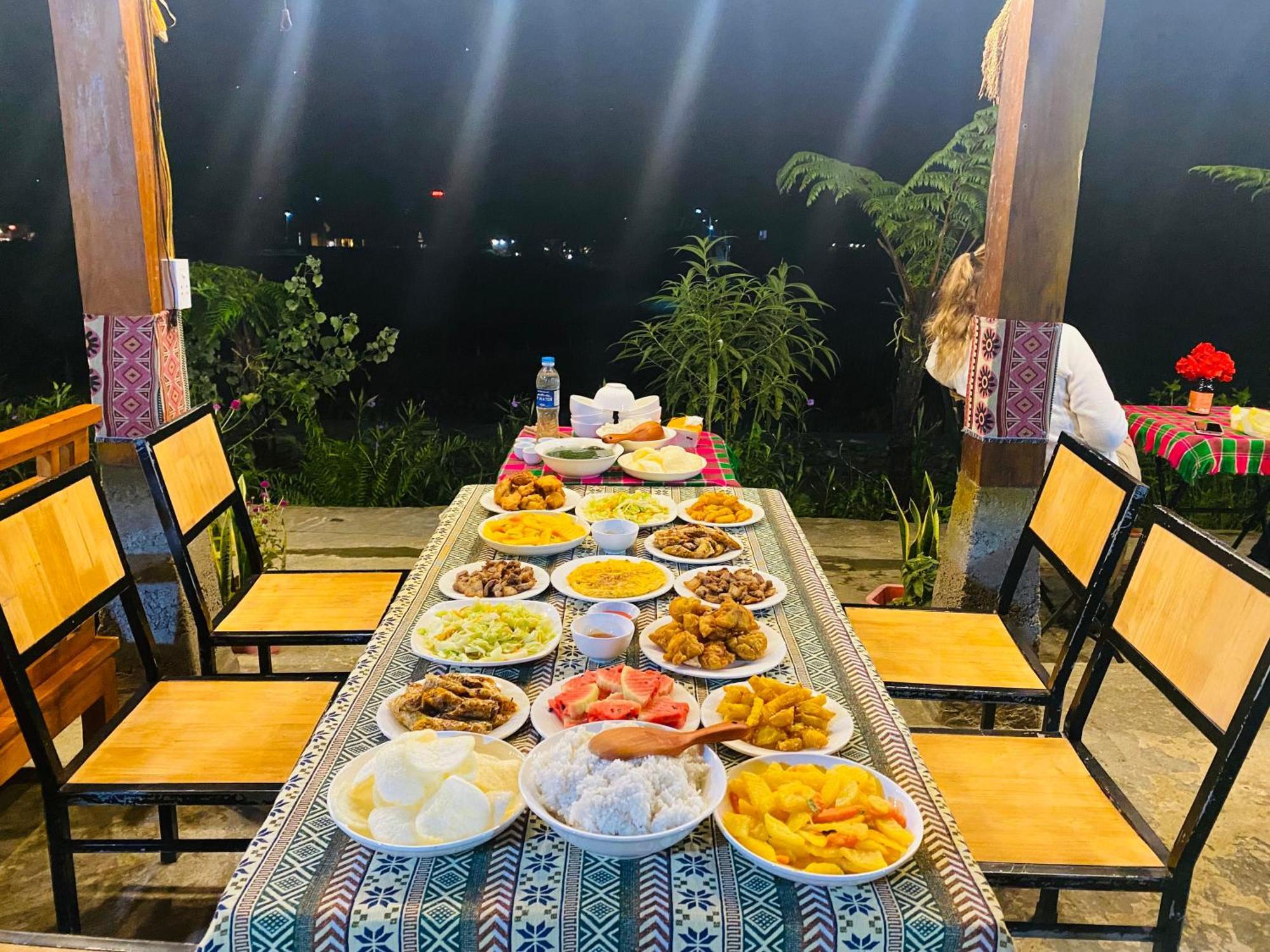 Du Gia Field View Homestay Làng Cac Buitenkant foto